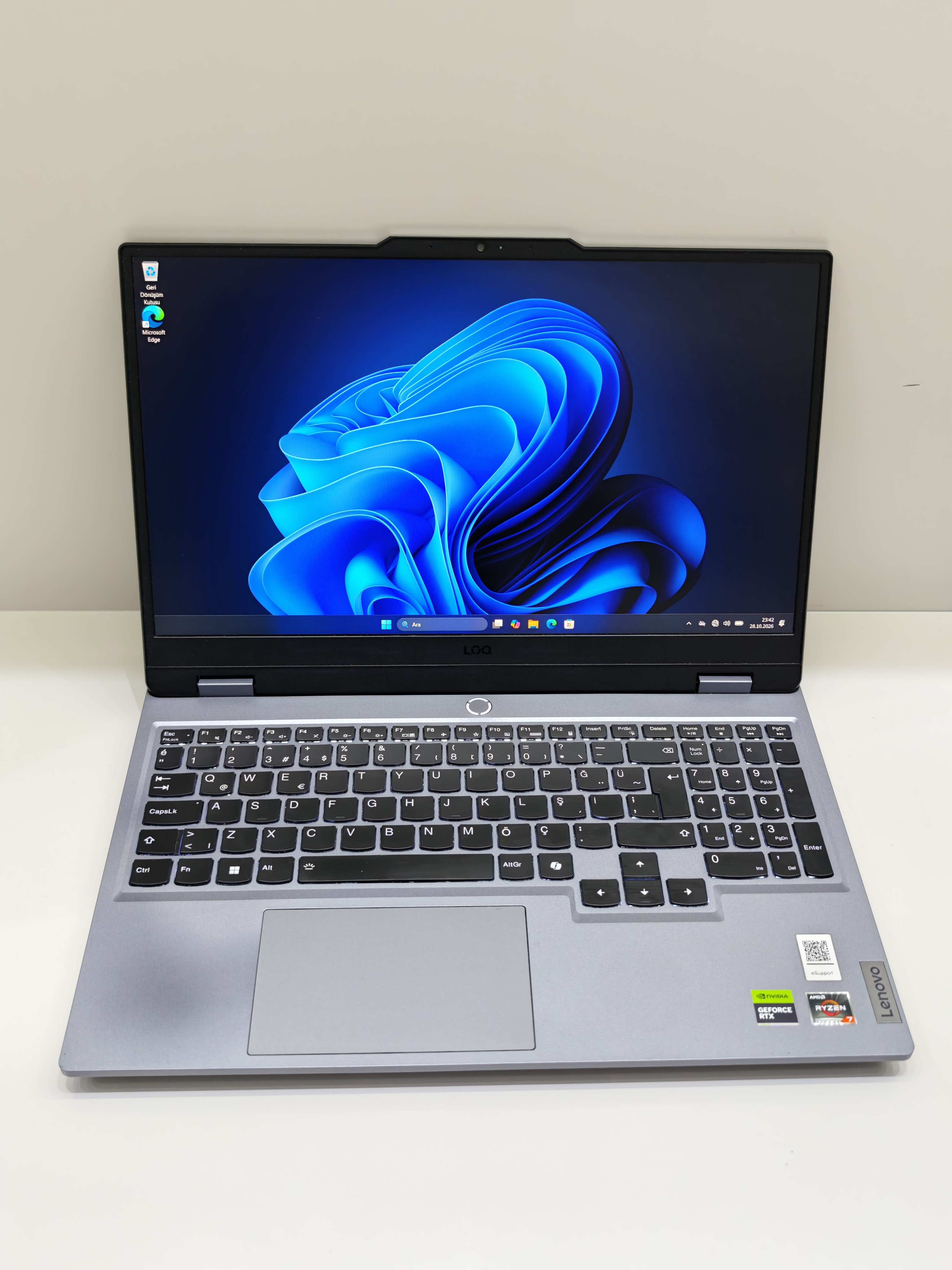 Lenovo LOQ Ryzen 7 7435HS RTX 4050 6 GB 24 GB RAM 512 GB SSD